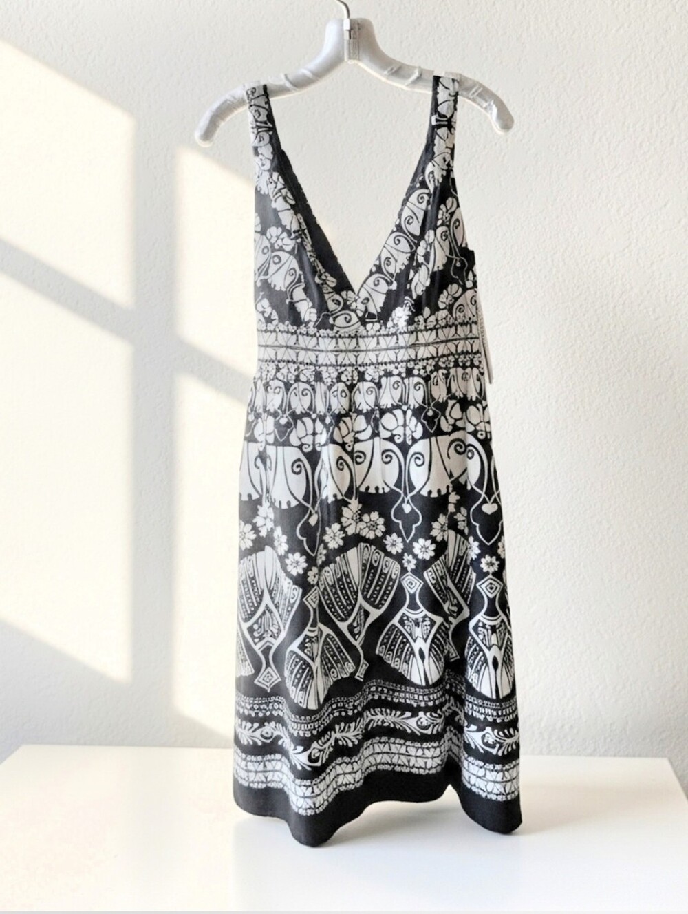 NWT Robbie Bee Black and White Patterned Pretty V-Neck Tribal Midi Dress Size 12